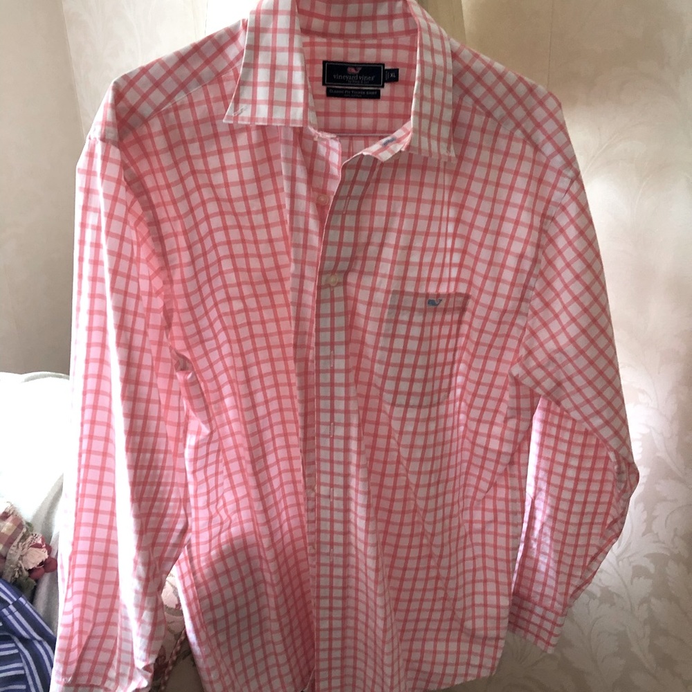 Vineyard Vines Men’s dress shirt